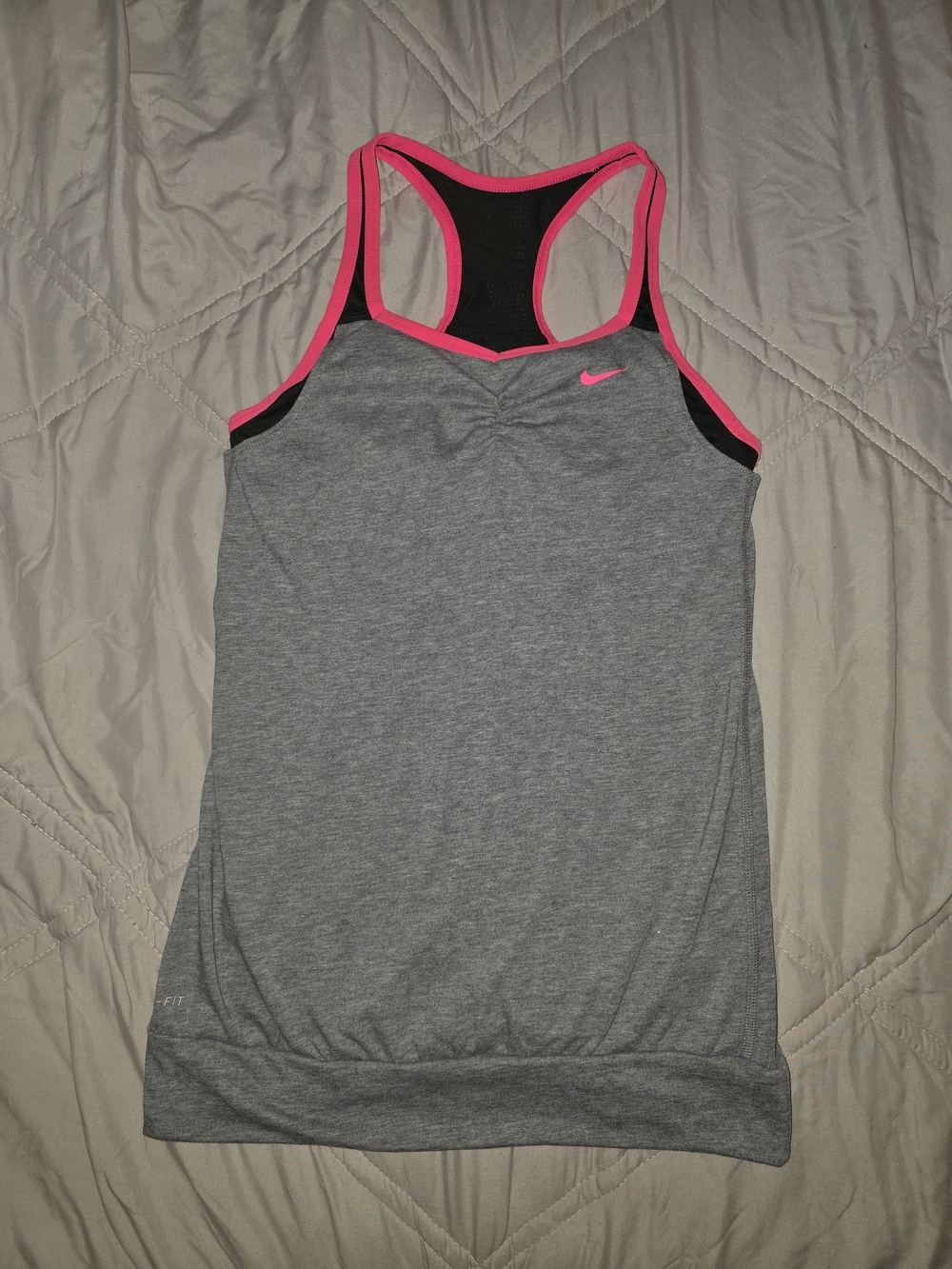 Nike Women’s Gray Tank Top with Pink Trim